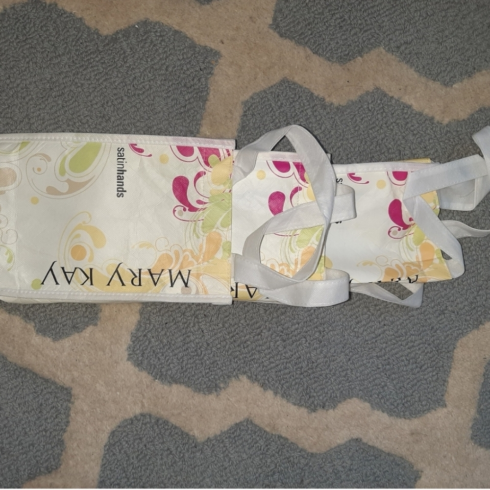 🗽 Set of 3 Mary Kay Small Tote bags